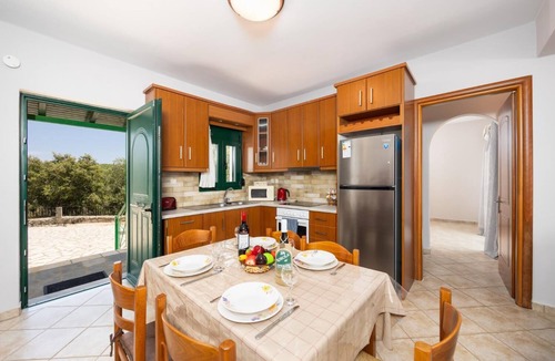 Mesovounia Villa | Villa Vera - Two Bedroom Villa, Sleeps 6