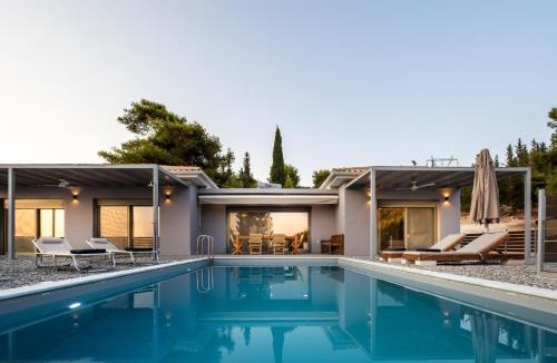 Lefkas Villa | Villa when Waters are Colored