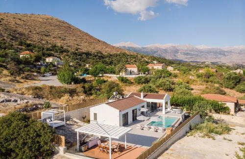 Champatha Villa | Villa White Harmony