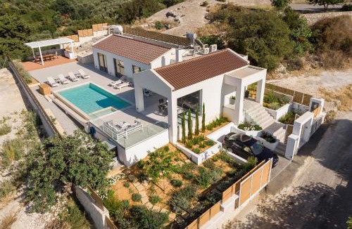 Champatha Villa | Villa White Harmony