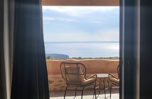 Omales Villa | Villa with beautiful sunset