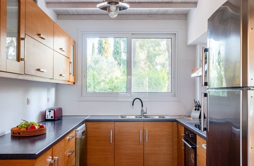 Molos Villa | Villa Zuri - Five Bedroom Villa, Sleeps 12