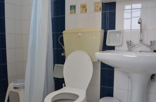 Krotiri House | Villas Georgy (Parikia) House with garden facing the sea