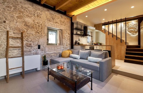 Archanes Apartment | Vin Dimora Suites With Shared Pool - Vino Bianco