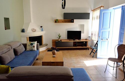 Vori House | Vori`s blue door country house