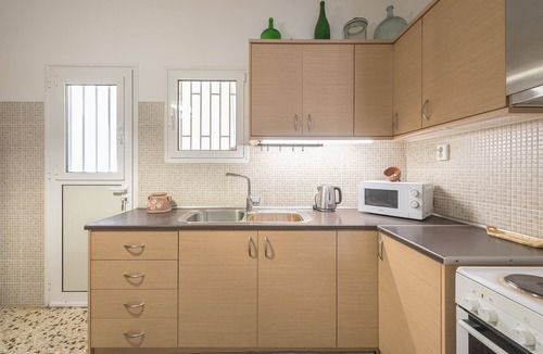 Petroupoli Apartment | WEST ATHENS APARTMENT
