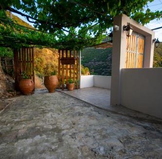 Livadia House | West Crete House