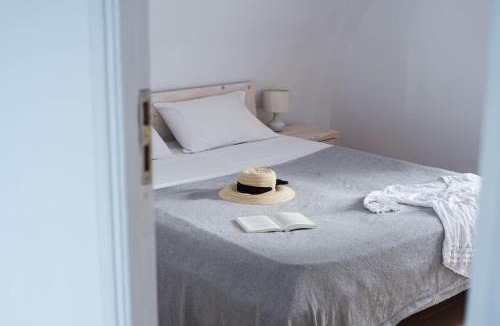 Kamari Apartment | White Wave Villa, 3min walk from beach