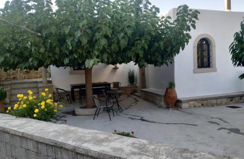 Sitia House | xenios Z rustic rural cottage