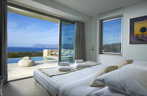 Kissamos Villa | Youphoria Vila Plethora private pool majestic views signature architecture