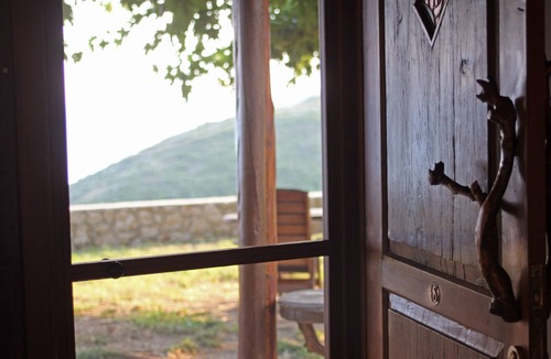 Ratzakli Cottage | Your Dream Getaway Awaits in a Wooden House with Breathtaking Views