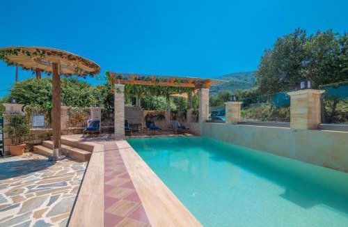 Mouzaki House | Zamor Family Villa 1