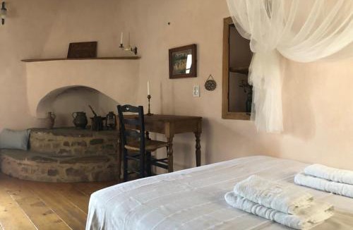 Volissos House | ZARTA a Cosy Stone Village House with Splendid View