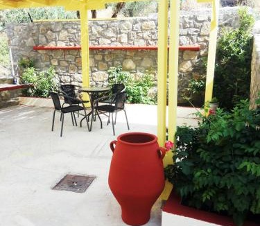 Kastri Apartment | Zea Waves apartments