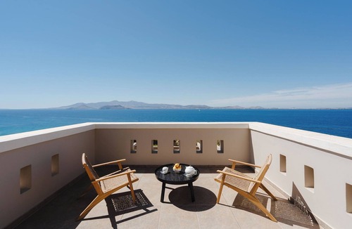 Stelida Villa | ZELION VILLA "Colored by shades of Greek blue and Sunset's orange"