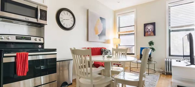3 BED 2 BATH Williamsburg Brooklyn APARTMENT in Classic Brick Townhouse
