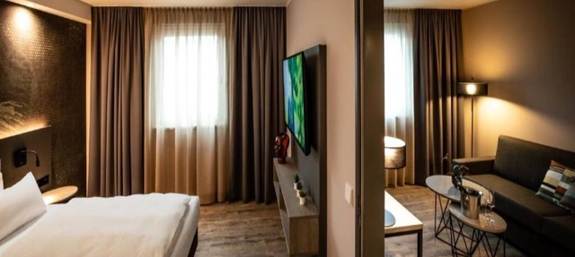 4 Sleek & Efficient Rooms Near Dining & Porsche Museum — Great Location!
