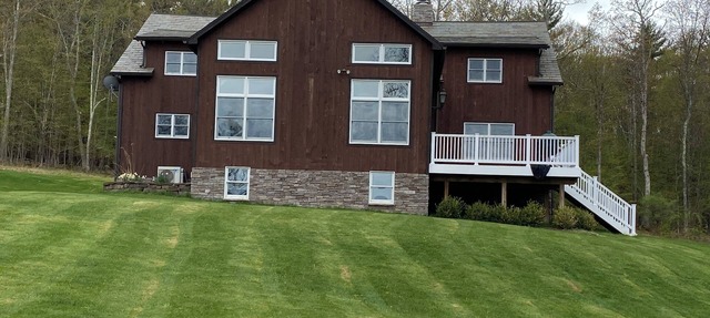 A charming private 3-bedroom country house with scenic views and sprawling lawn
