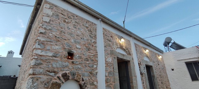 Amarantos-Traditional Village House-Apollona