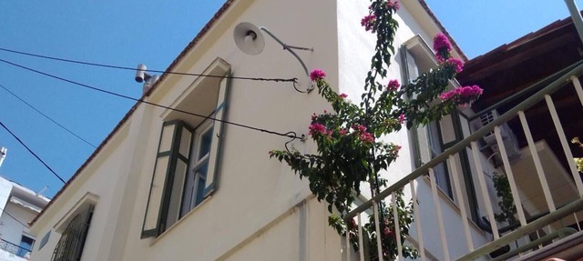 Apartment 'Giannis and Aristi's House' with Sea View, Wi-Fi and Air Conditioning
