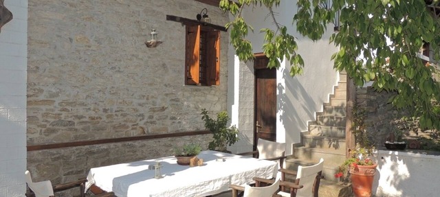 Apartment with Amazing Mountain Views in a Traditional Thassian Estate !