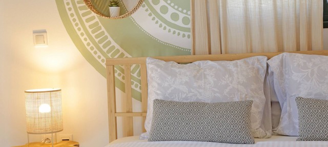 Boho Studio with terrace and pool close to the beach
