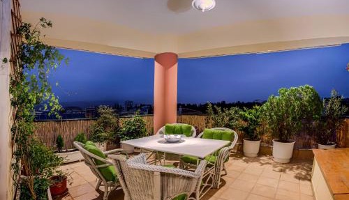 CELESTIAL GARDEN-Thessaloniki's modern, eclectic penthouse-Ideal for remote work and longer stays