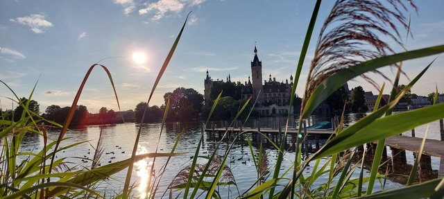 Central vacation apartment on the lake and near the castle