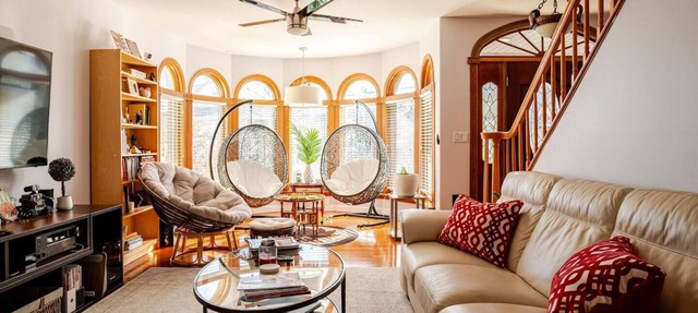 Comfortable & Spacious Luxury Home w/Chef’s Kitchen only 15 mins to Boston