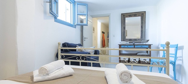 Cycladic house in Loutra, Kythnos