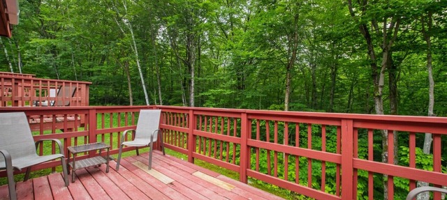 Disconnect Here | Rustic 3BR Off-Grid Hideaway
