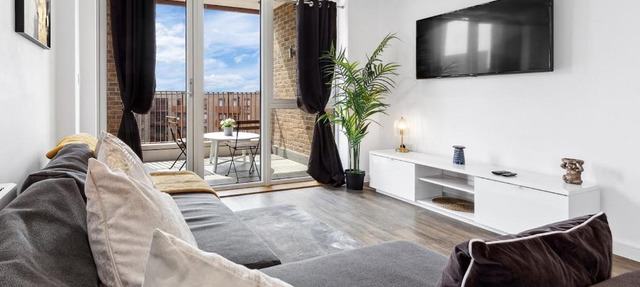 Fantastic 2 bed Flat with view IG11