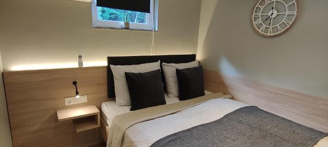 Five Studios - Premium Rooms with King Size Bed, Kitchen, AC, close to Ramstein Air Base