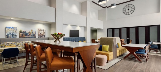 Hampton Inn & Suites Pittsburgh/Harmarville