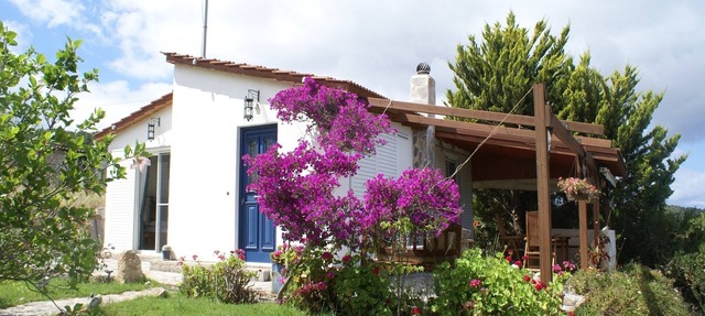 Holiday Home with Garden in Kritinia