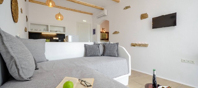 KING PREMIUM SEA VIEW SUITE GLARONISSI BEACH