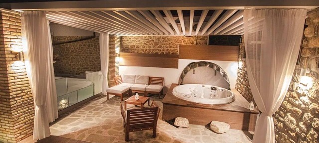 Lithos House & Spa | Luxury | Heated Spa | Old Town Nafpaktos | No Car Needed