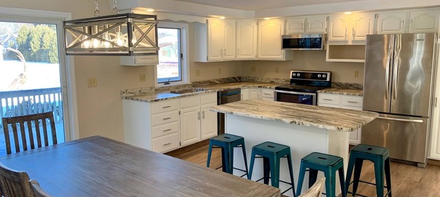 LOCATION! LOCATION! 1/2 mile walk to beach and downtown.