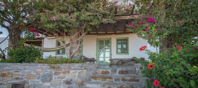 Luxury Estate Plaka