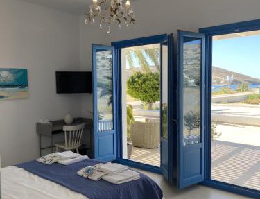 Luxury studio on the beach