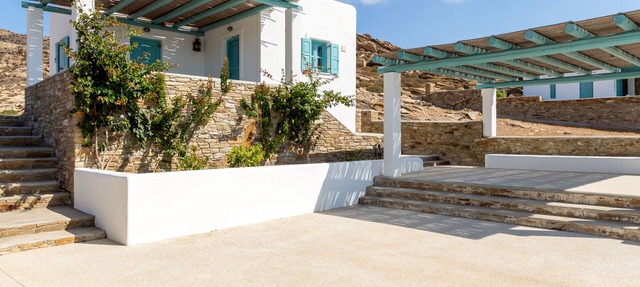 Magganari ViewVillage I ,shared swimming pool/bbq ,Ios Island, 5' walk to beach