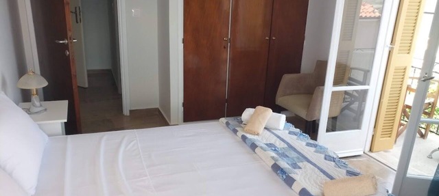 NAFPAKTOS APARTMENT AND STUDIO IN PORT FOR 9 GUESTS