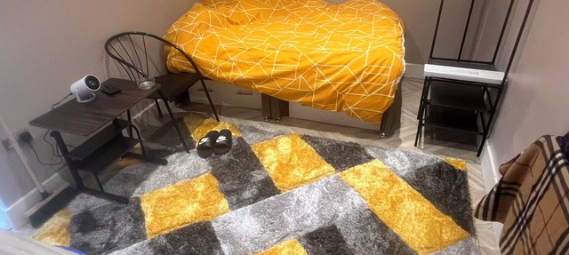 New large studio flat with garden