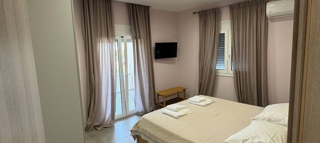 Newly-built Villa, ideally located near the Sea and the Airport!