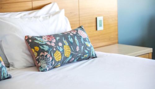 Nightelier Devonport Gateway Hotel