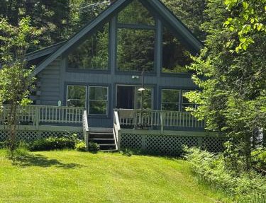 Outta Range Outta Range, A Cozy Log Home Retreat