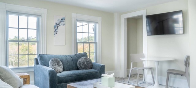 Perfect second floor beachside family suite!