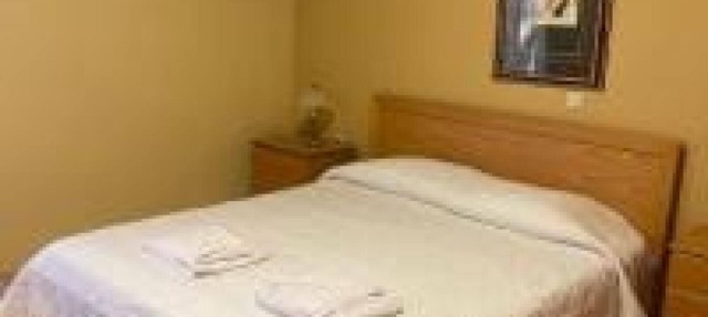 Pinotsi Room 3- Double bed