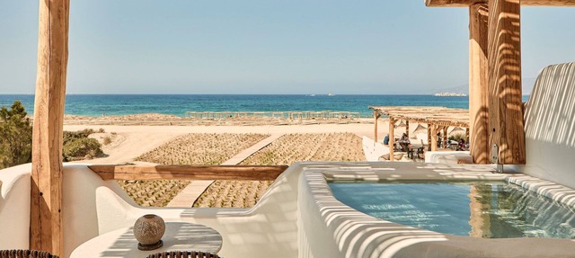 R 330 Deluxe Upper Floor Sea View Suite | Outdoor Jacuzzi and Sea Views Incl Breakfast