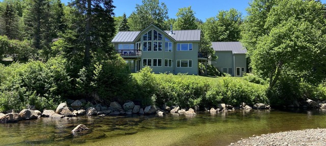 Riverfront Home IN Bretton Woods Ski Area RIVER ACCESS, Views, Air Conditioning